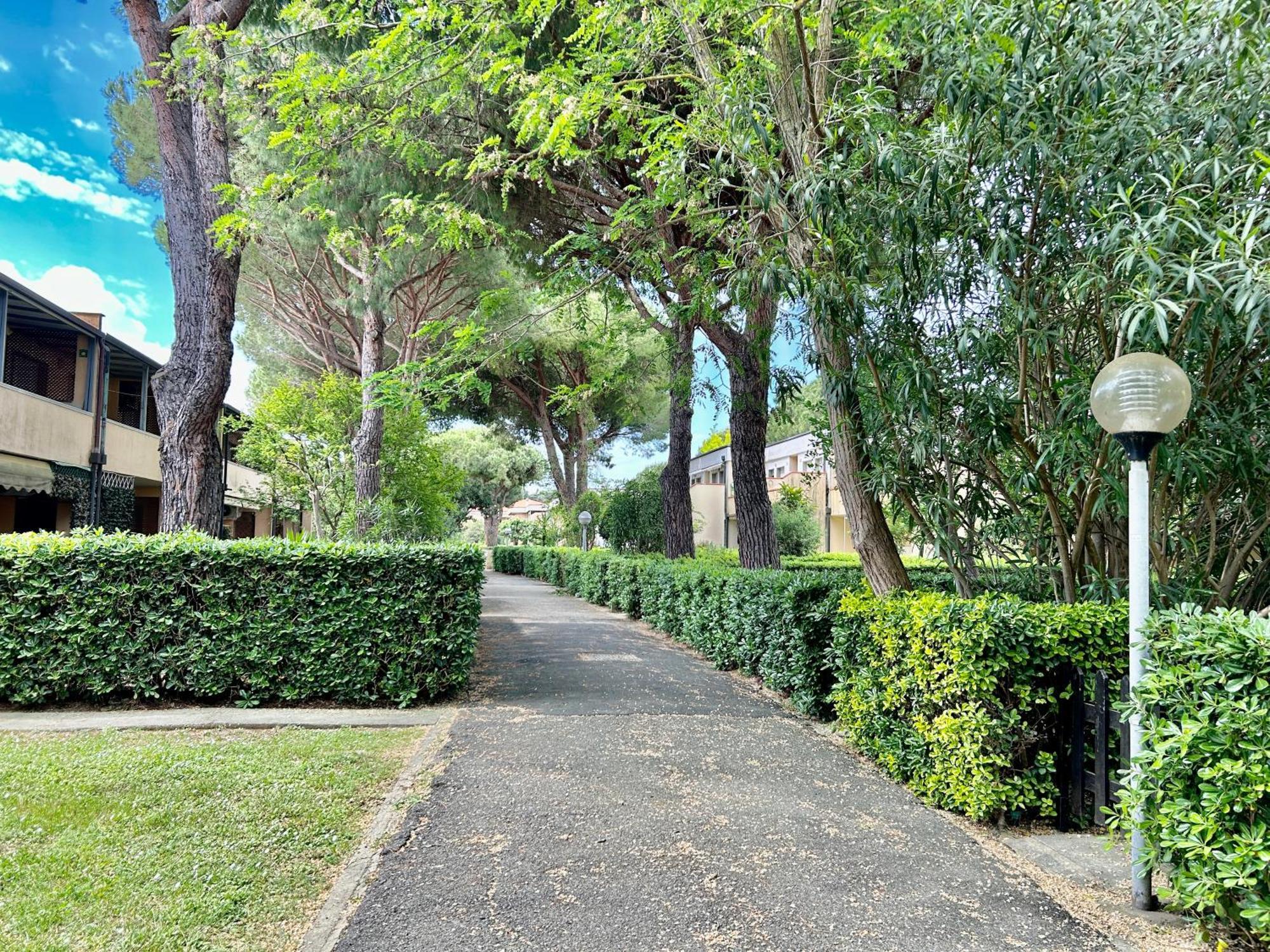 Appartamenti Via Dei Cipressi Marina Di Bibbona Exterior photo